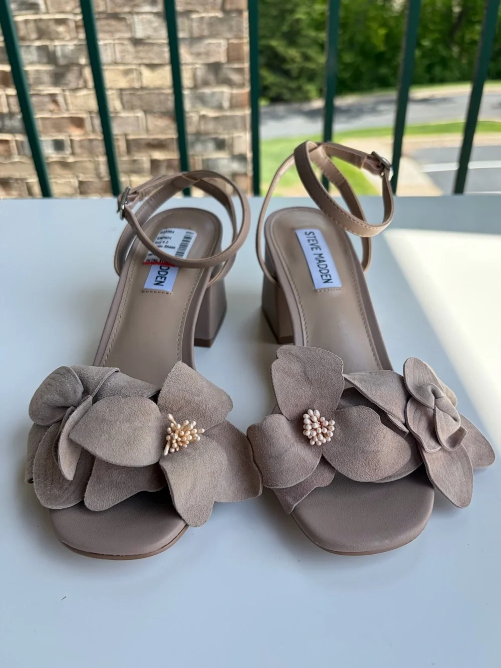 🆕🌺SteveMadden Floral Block Heel Sandals Nude Taupe 3D Flower Dress Heels Size6.5 - Picture 5 of 17